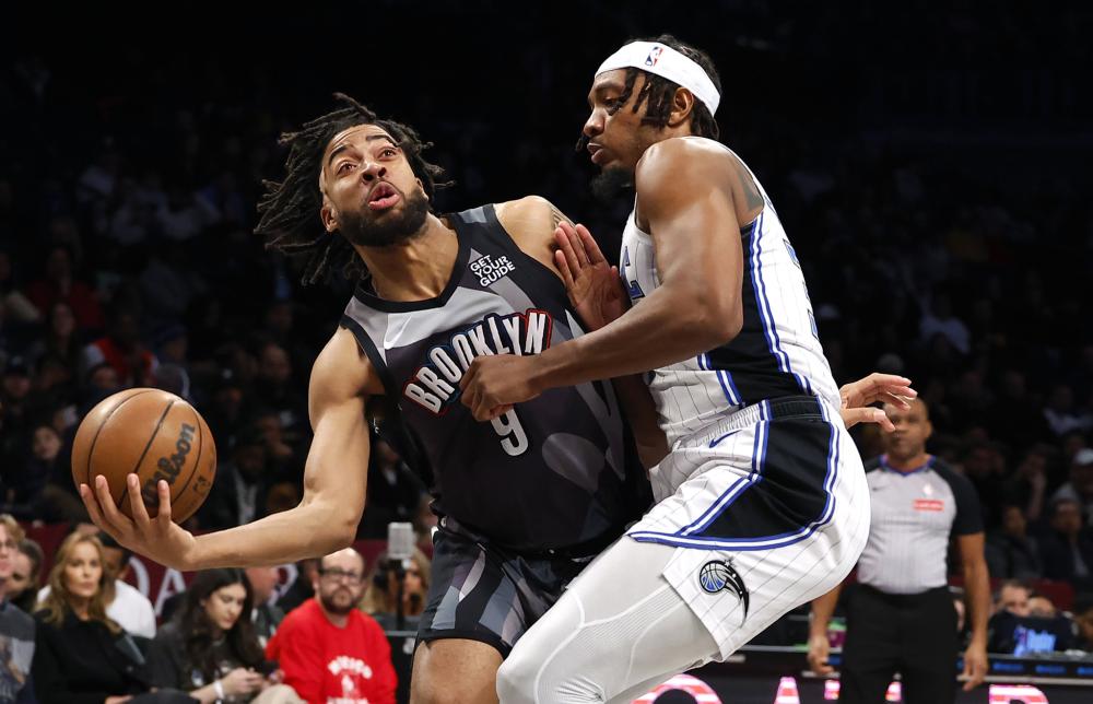 因伤缺席 因伤缺席